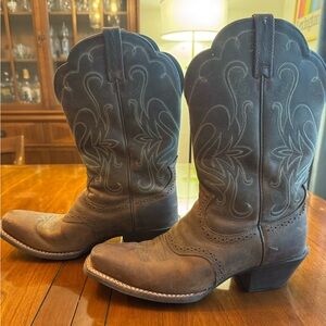 Women’s Cowboy Boots. Like new. Only worn a few times. In great condition